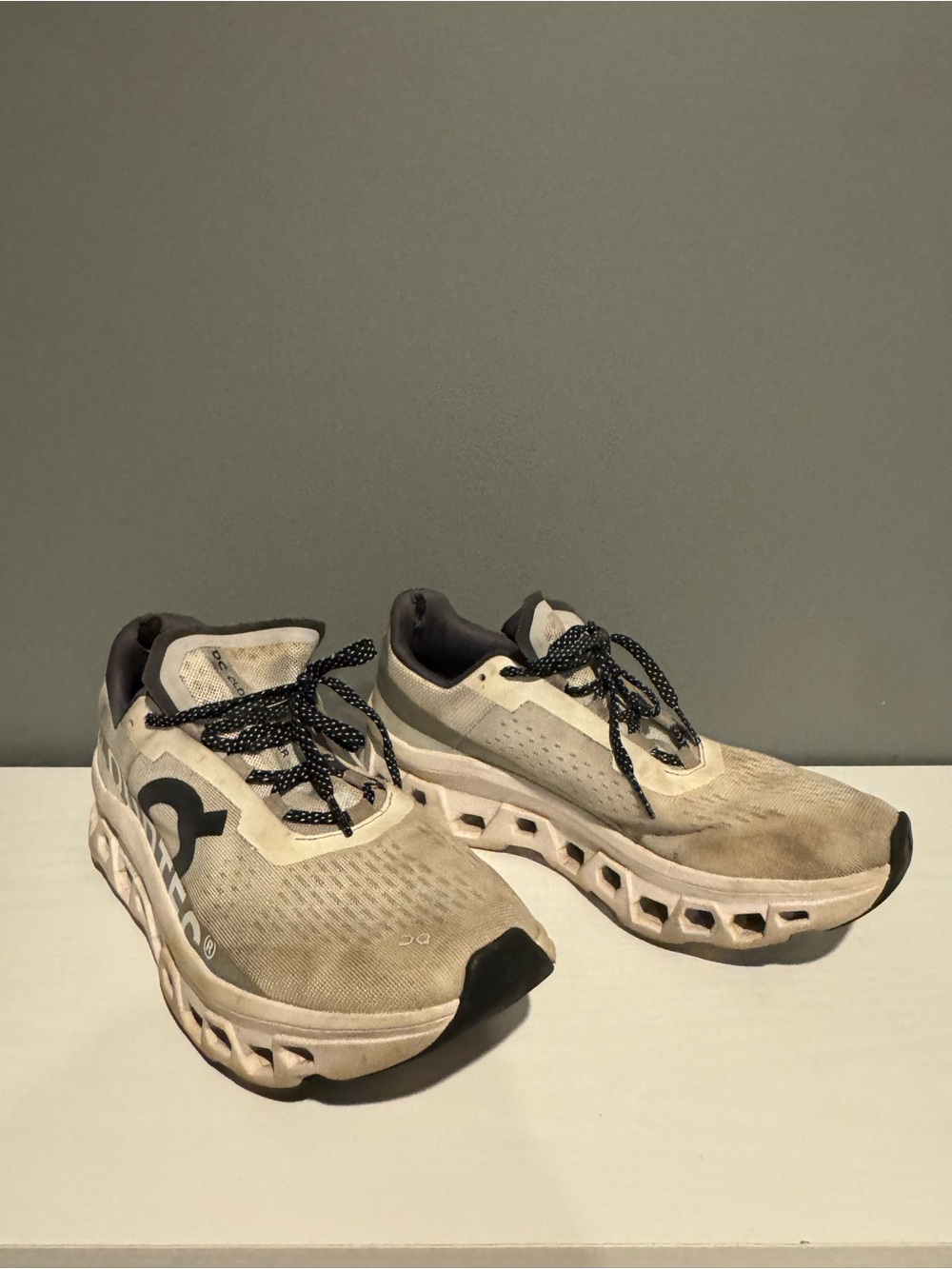 On Running Cloudmonster 61.98285 Undyed White Black Womens 11 - Used